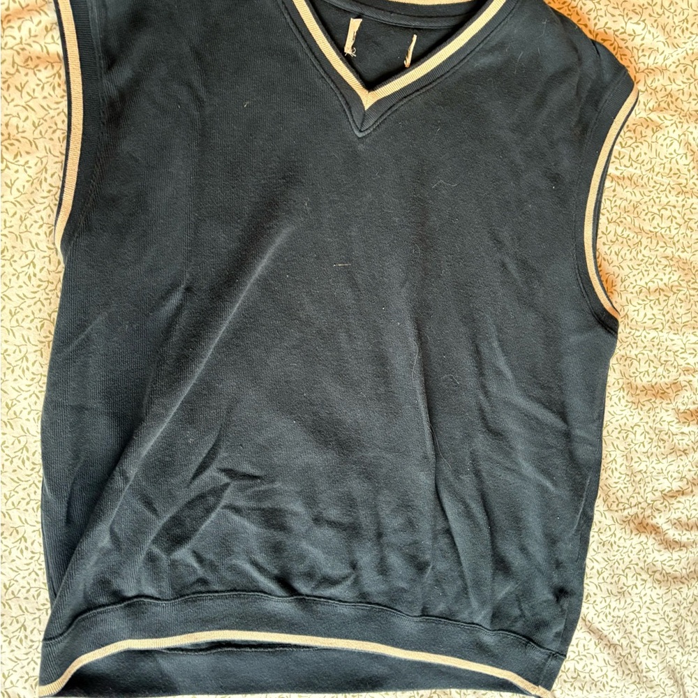 Black V-Neck Sleeveless Sweater
